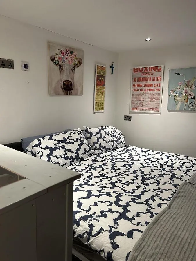 Cosy Open Plan Cabin In Dublin 11 Suit 2 Persons Semesterbostad